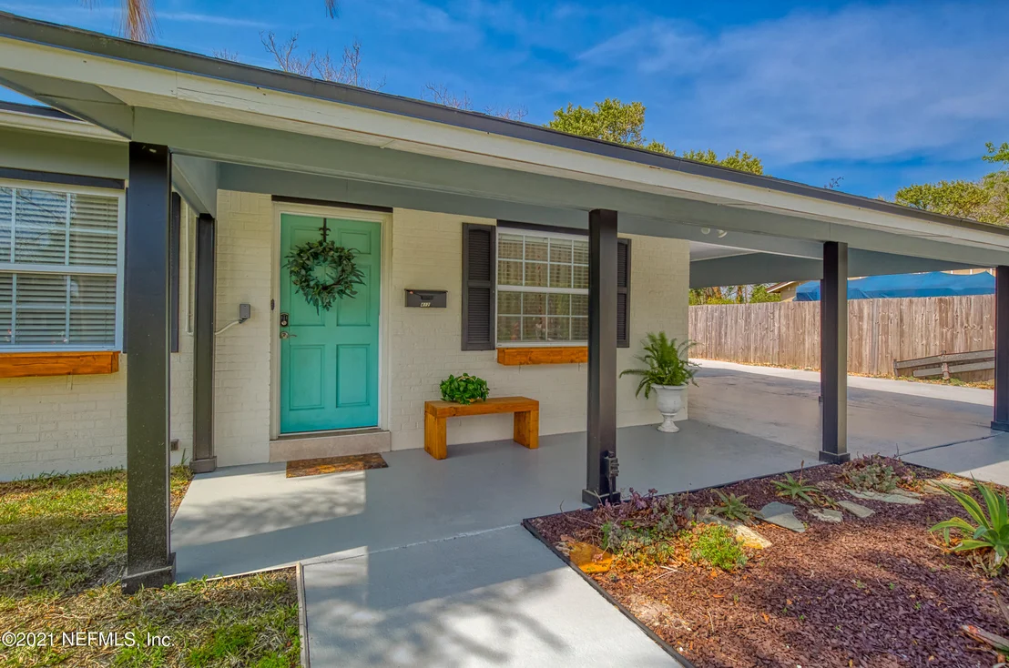 Photo of 412 WHITING Lane