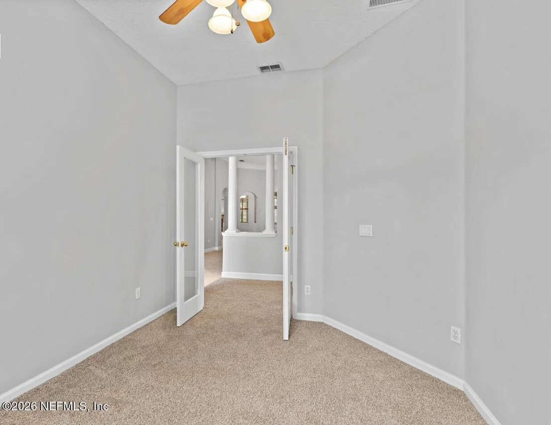 Photo of 153 OAK COMMON Avenue