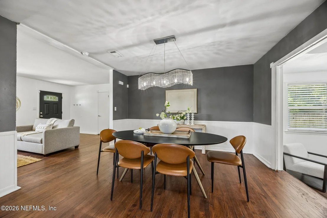 Photo of 7420 HENNESSY Road