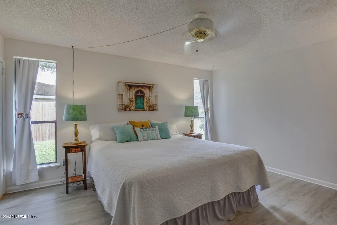Photo of 2428 OAKVIEW Drive