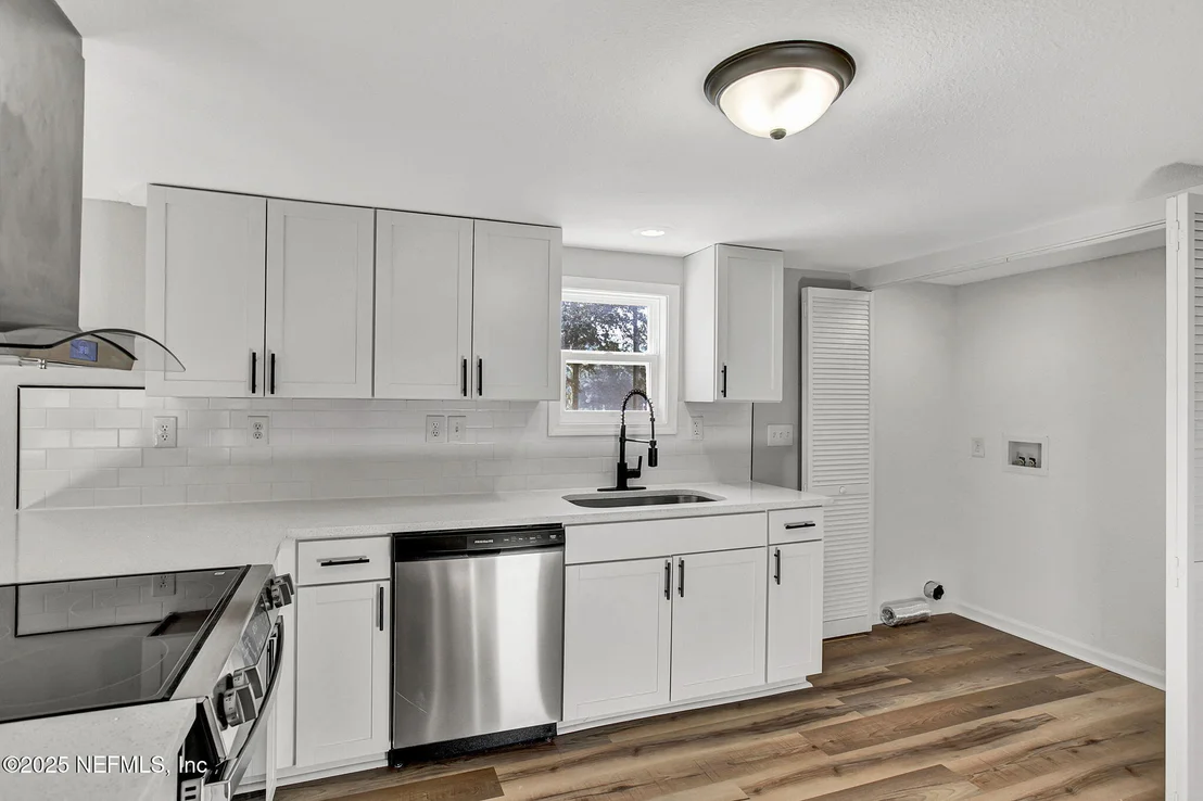 Photo of Unit 0 at 392 FOXTAIL Avenue