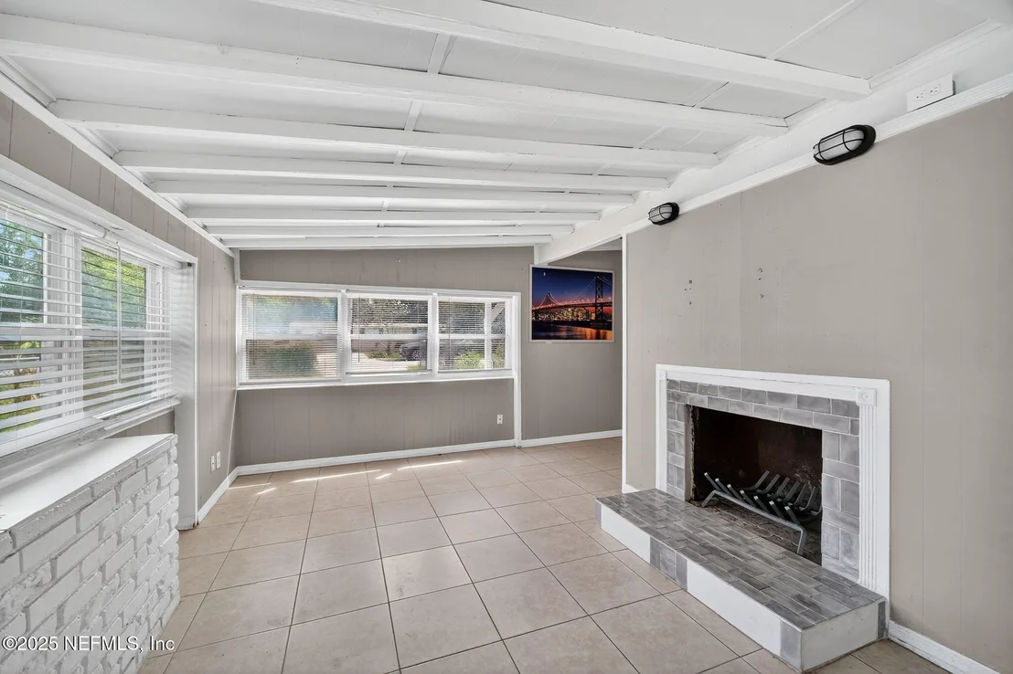 Photo of 10336 AGAVE Road