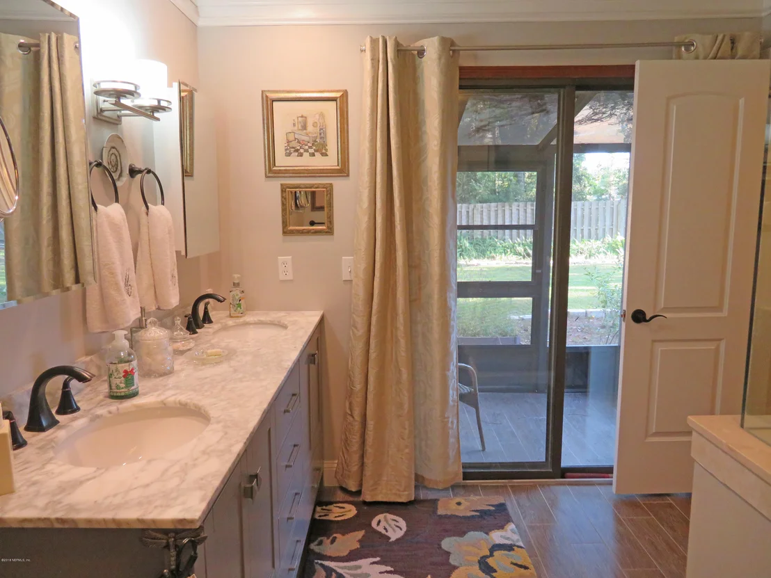 Photo of 1578 RIVERGATE Drive