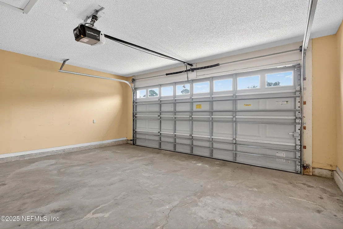 Photo of 7770 INVERMERE Boulevard N