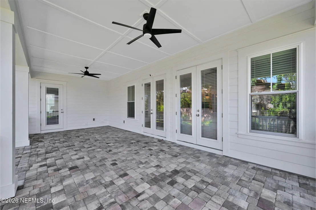 Photo of 472 RIDGEWAY Road