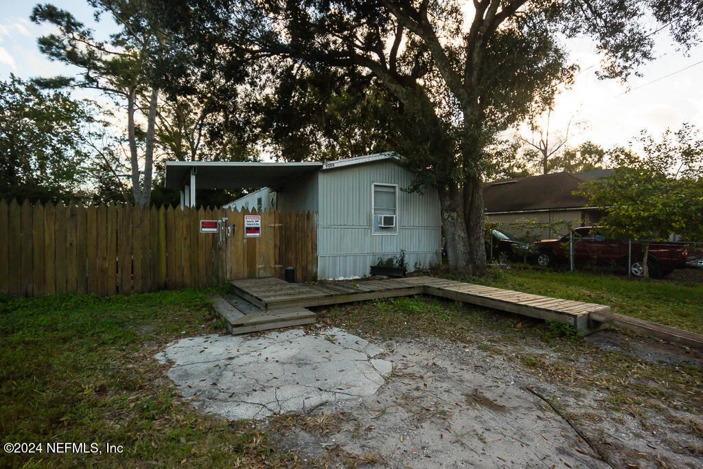 Photo of 9008 DANDY Avenue
