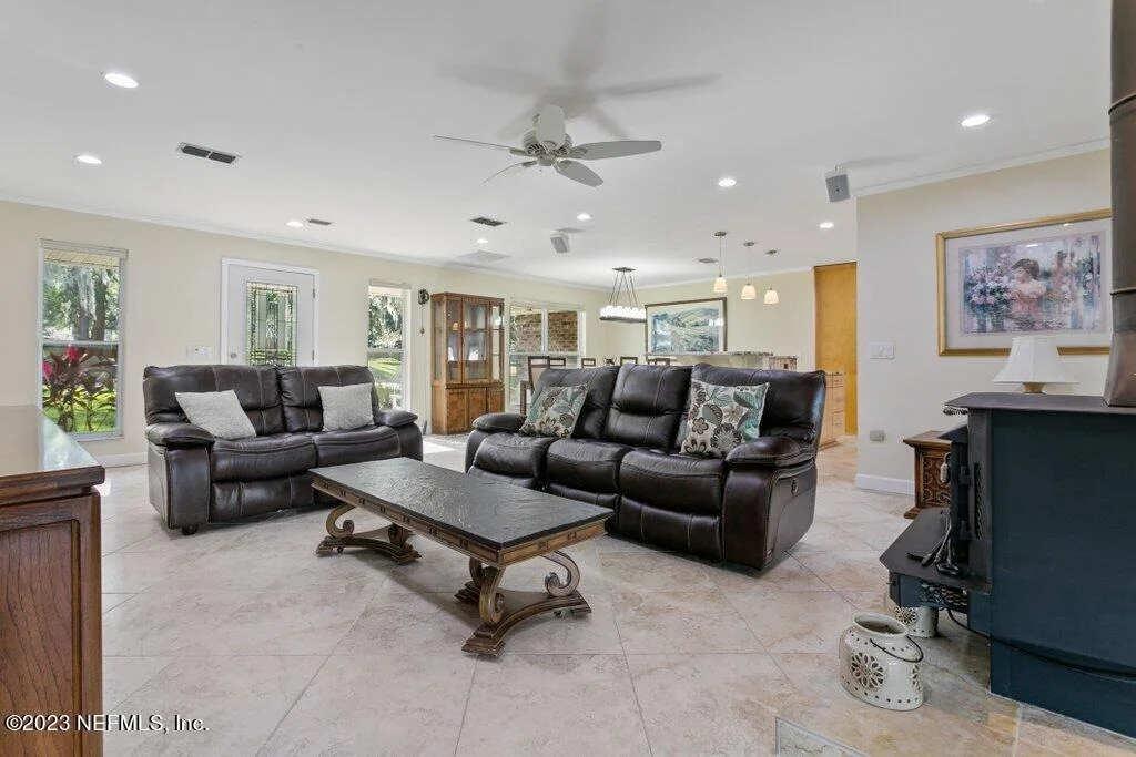 Photo of 241 OAK Drive S