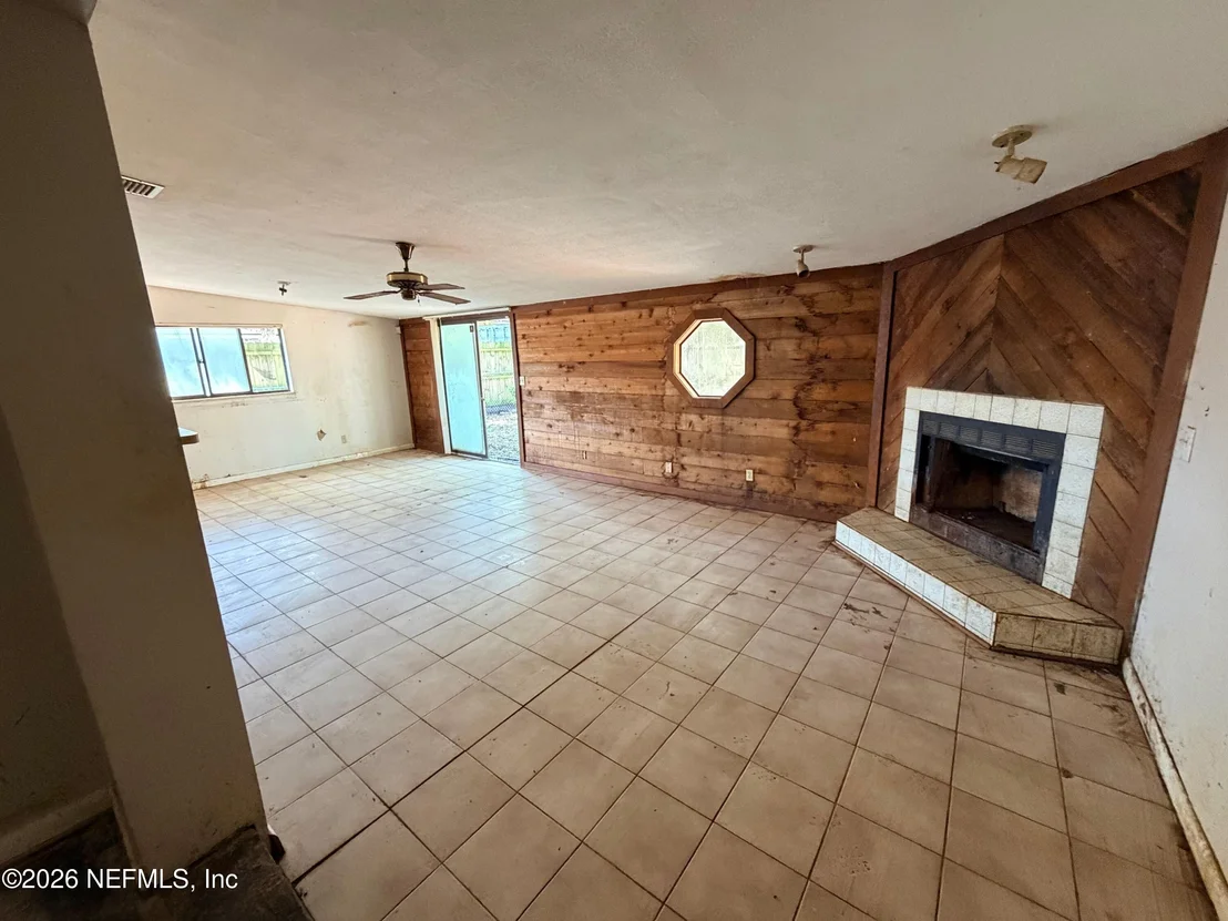 Photo of 1060 LA MARCHE Drive
