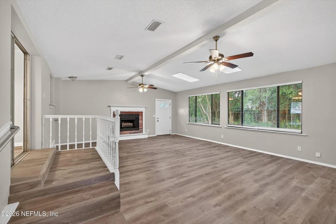 Photo of 7251 MAYAPPLE Road