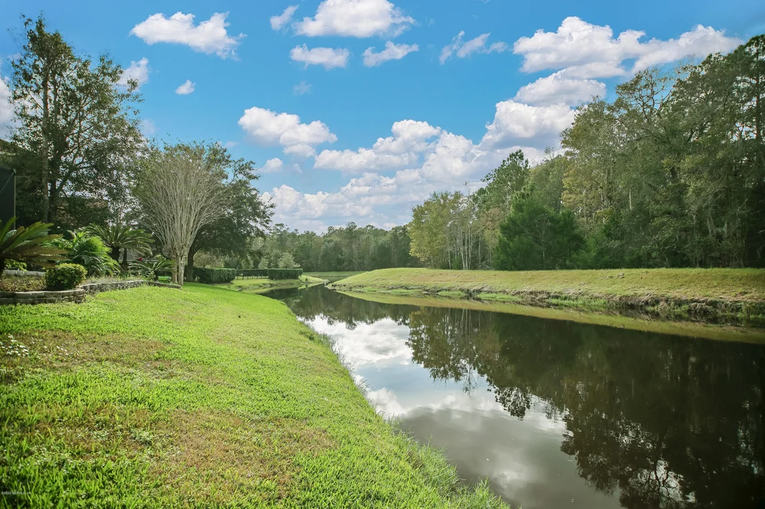 Photo of 261 PINEHURST POINTE Drive