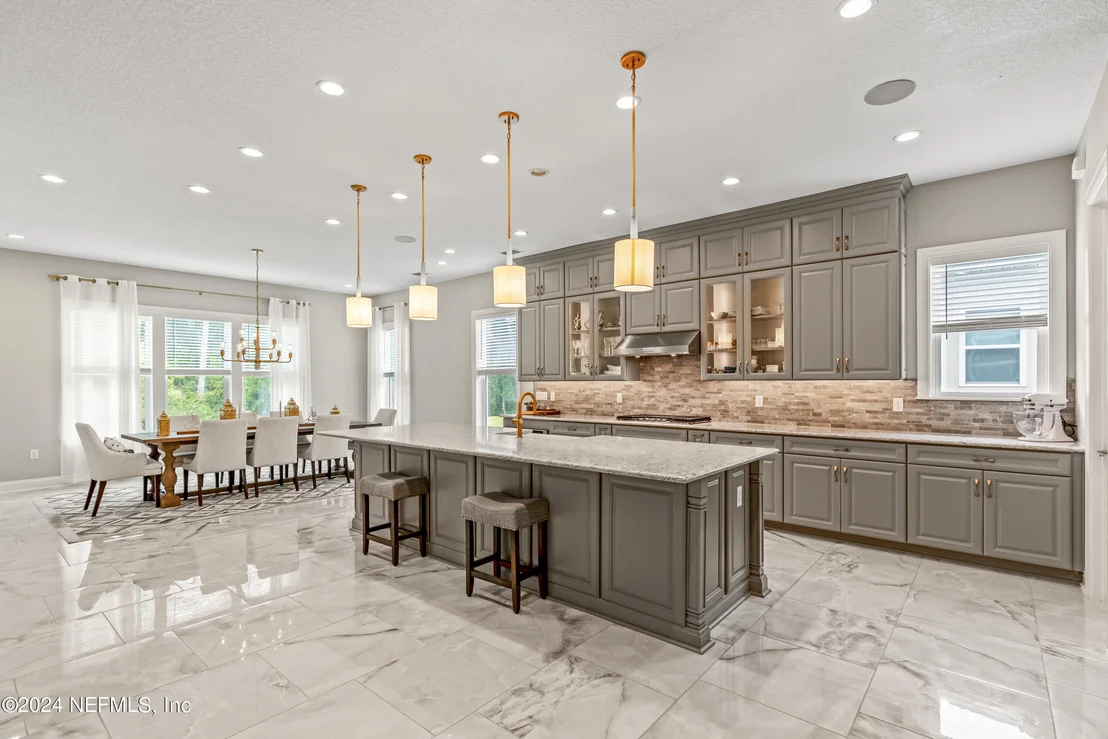 Photo of 10511 SILVERBROOK Trail