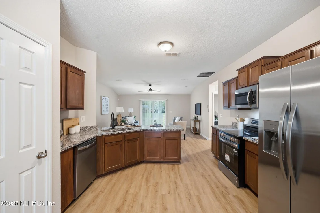 Photo of 4030 HUNTER Circle