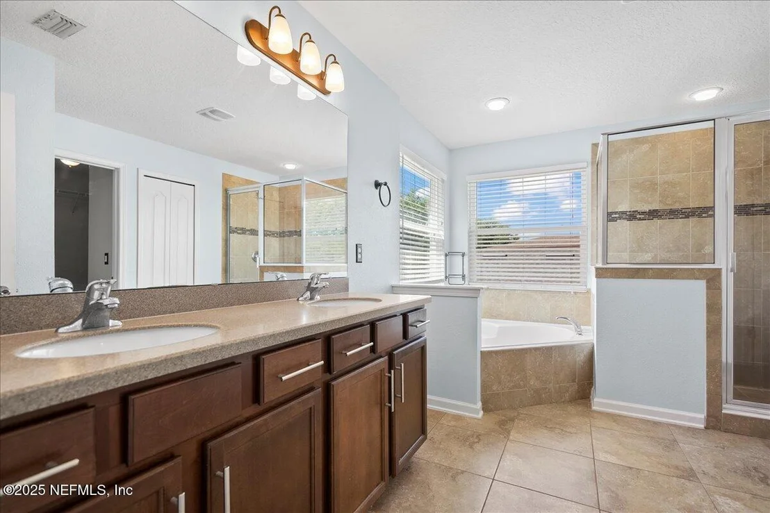 Photo of 529 DEERCROFT Lane