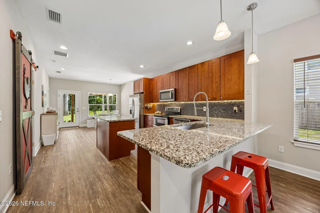 Photo of 9922 BRADLEY Road