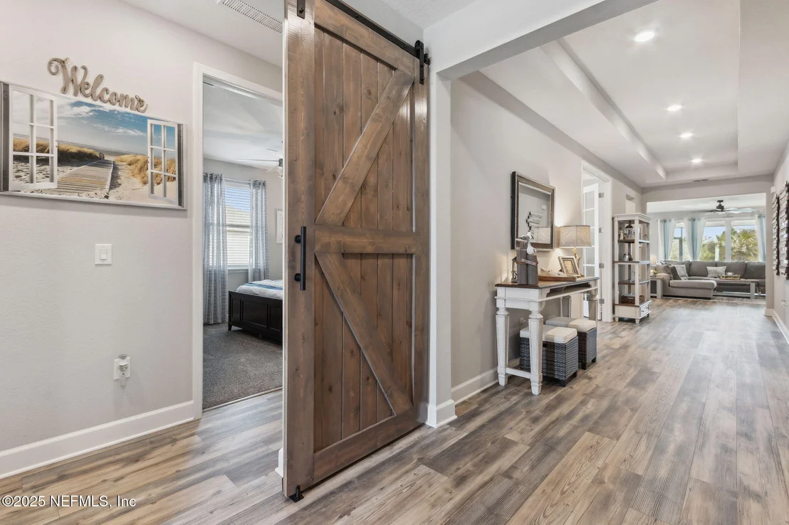 Photo of 85558 FALL RIVER Parkway