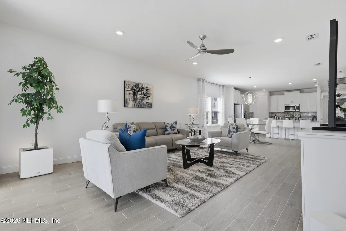 Photo of 2110 RAGLAN Circle