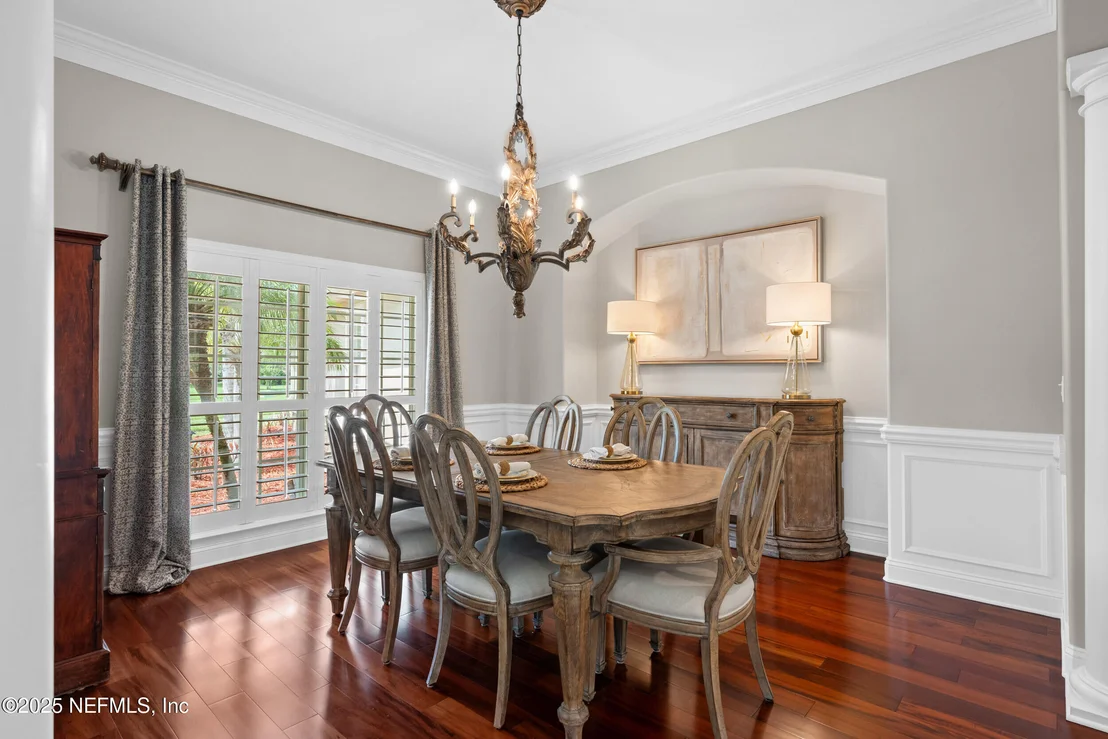 Photo of 389 SUMMERSET Drive