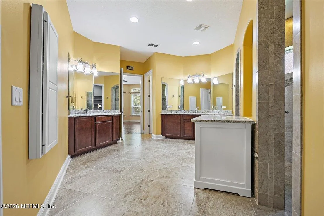 Photo of 275 ST JOHNS FOREST Boulevard