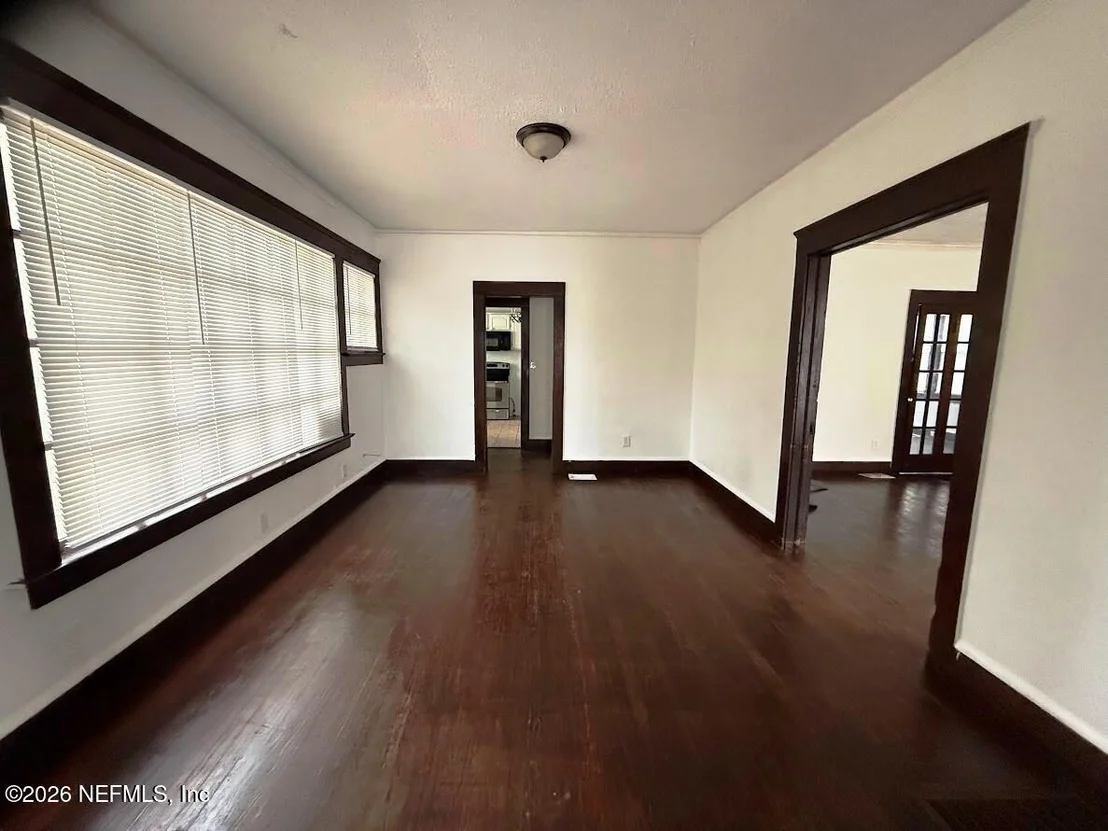 Photo of 2036 MONCRIEF Road