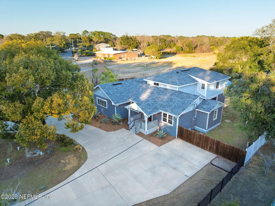 Photo of 1863 LIVE OAK Drive