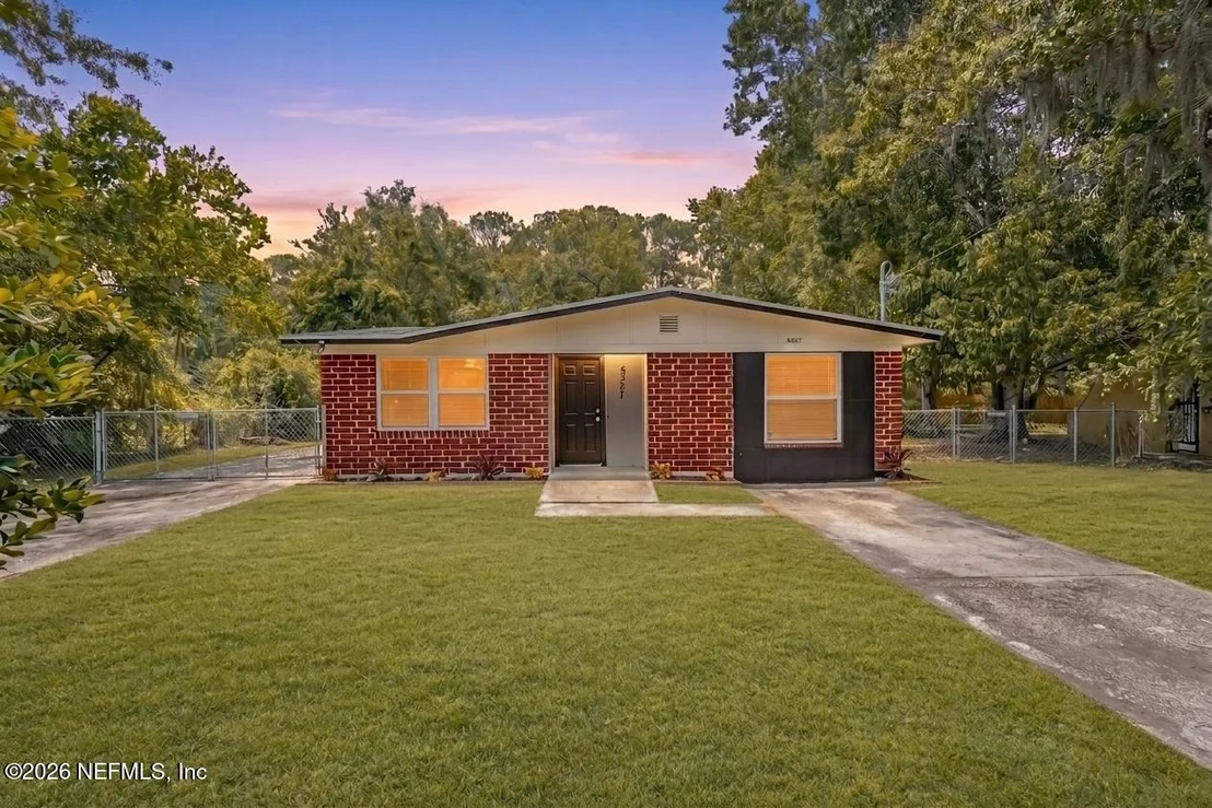 Photo of 5327 ARROWSMITH Road