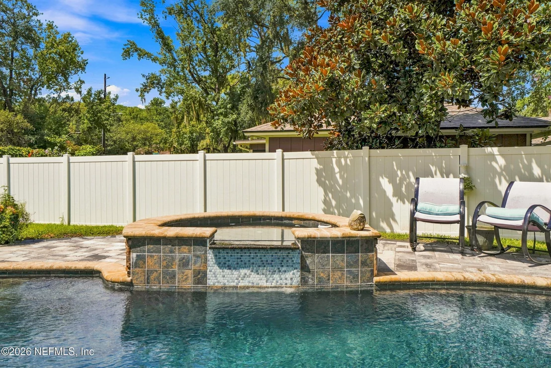 Photo of 1407 RIVERGATE Drive