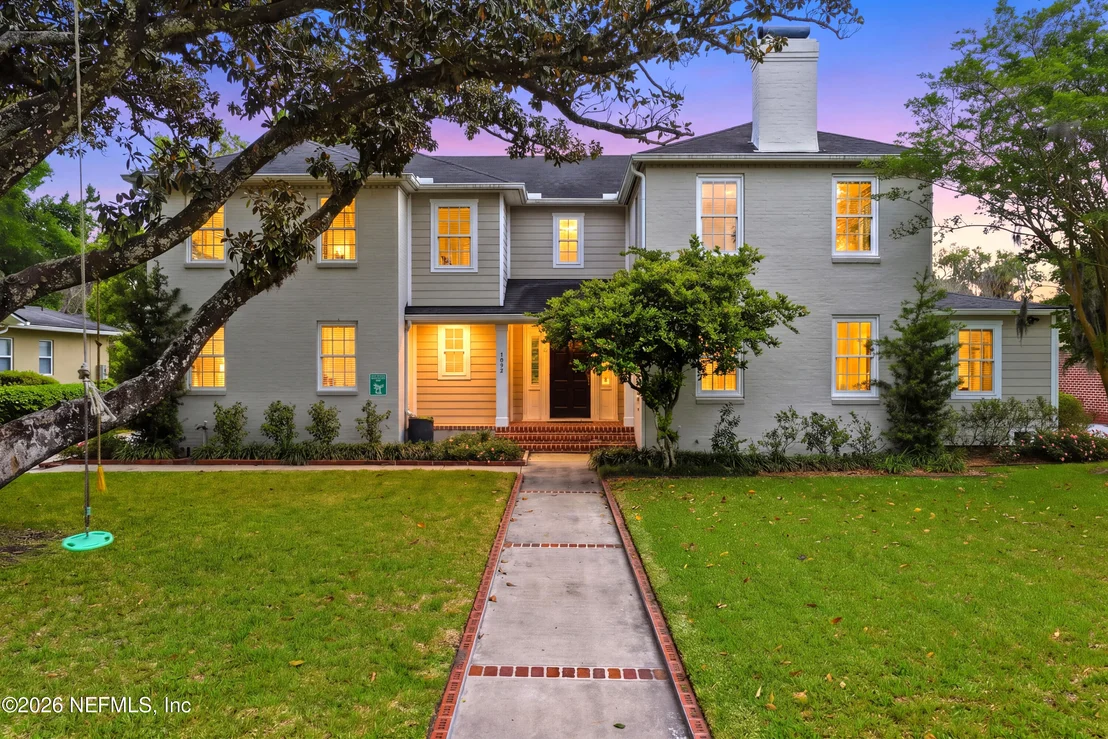 Photo of 1052 HOLLY Lane