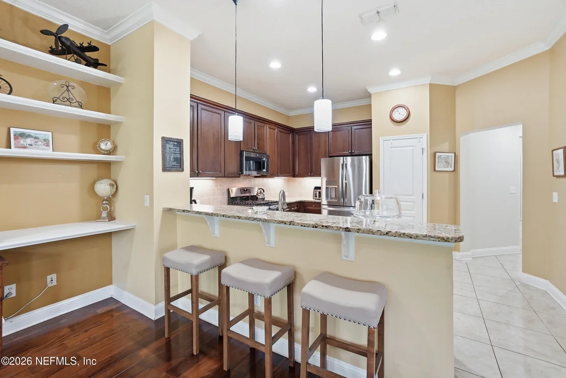Photo of 907 BROOKHAVEN Drive