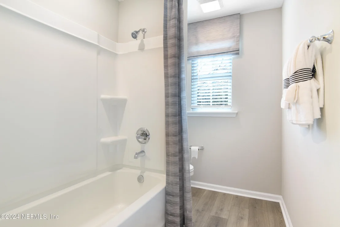 Photo of 5658 TOMAHAWK LAKE Drive