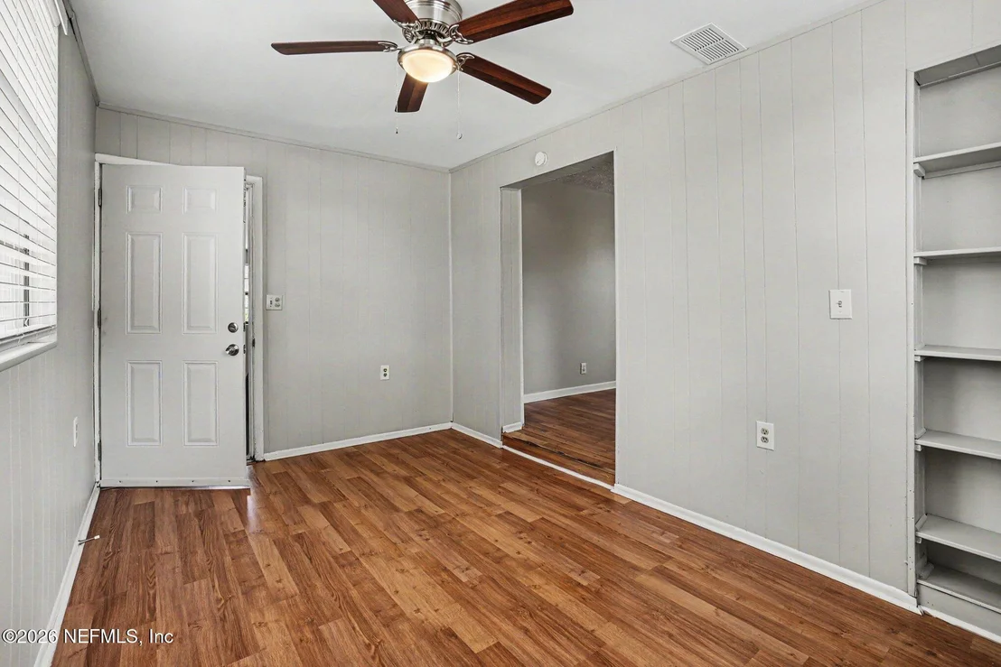 Photo of 7417 MAYAPPLE Road