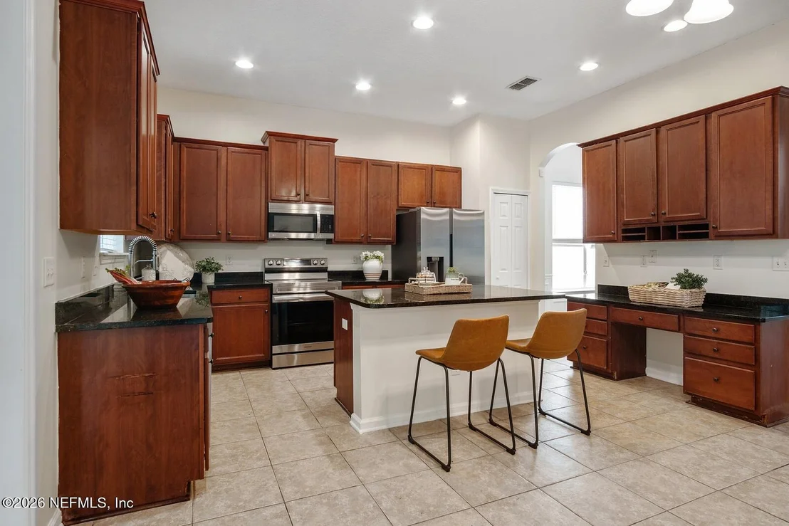 Photo of 535 ROSERUSH Lane