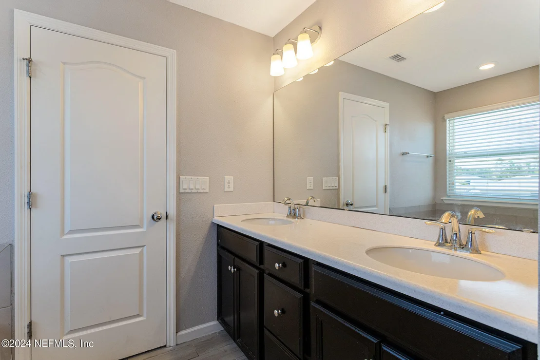 Photo of 307 ST JAMES Way