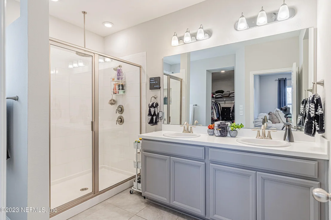 Photo of Unit 6 at 12056 BRIDGEHAMPTON Road