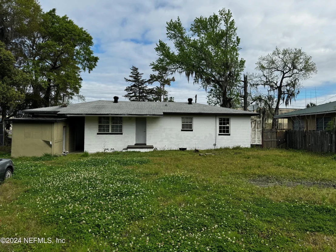 Photo of 5518 COMMONWEALTH Avenue