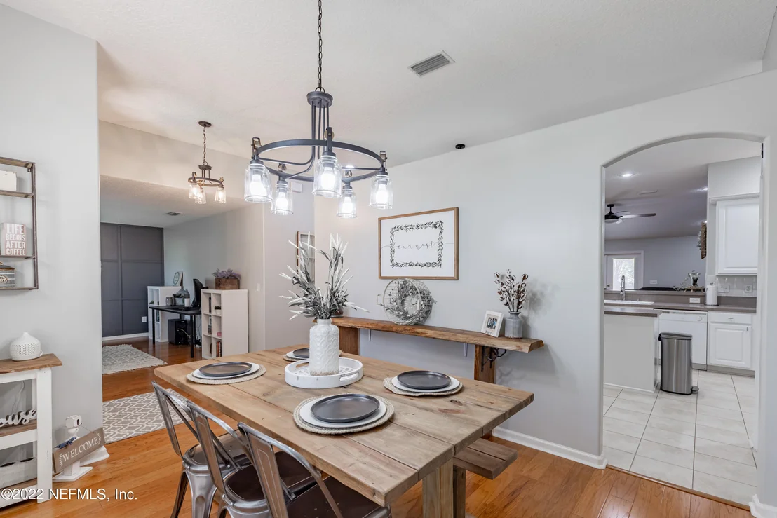 Photo of 4079 EDGELAND Trail