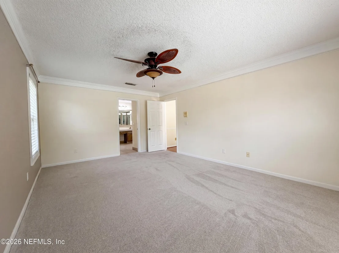 Photo of 1154 LINWOOD Loop