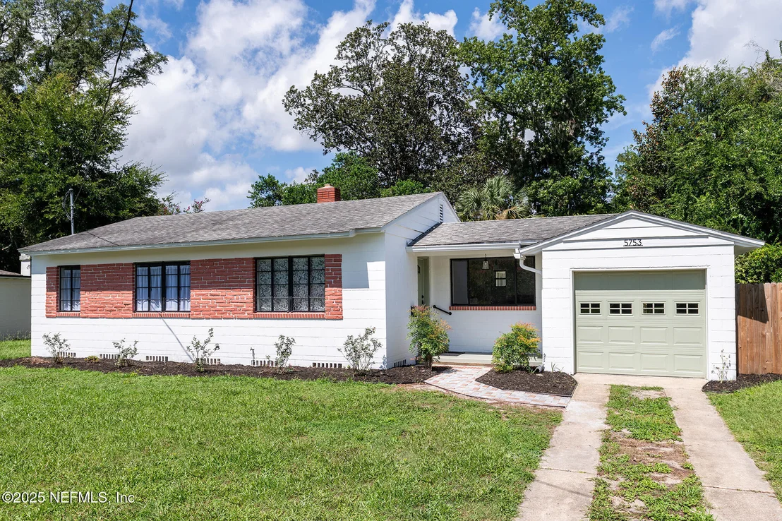 Photo of 5753 CRESTVIEW Road