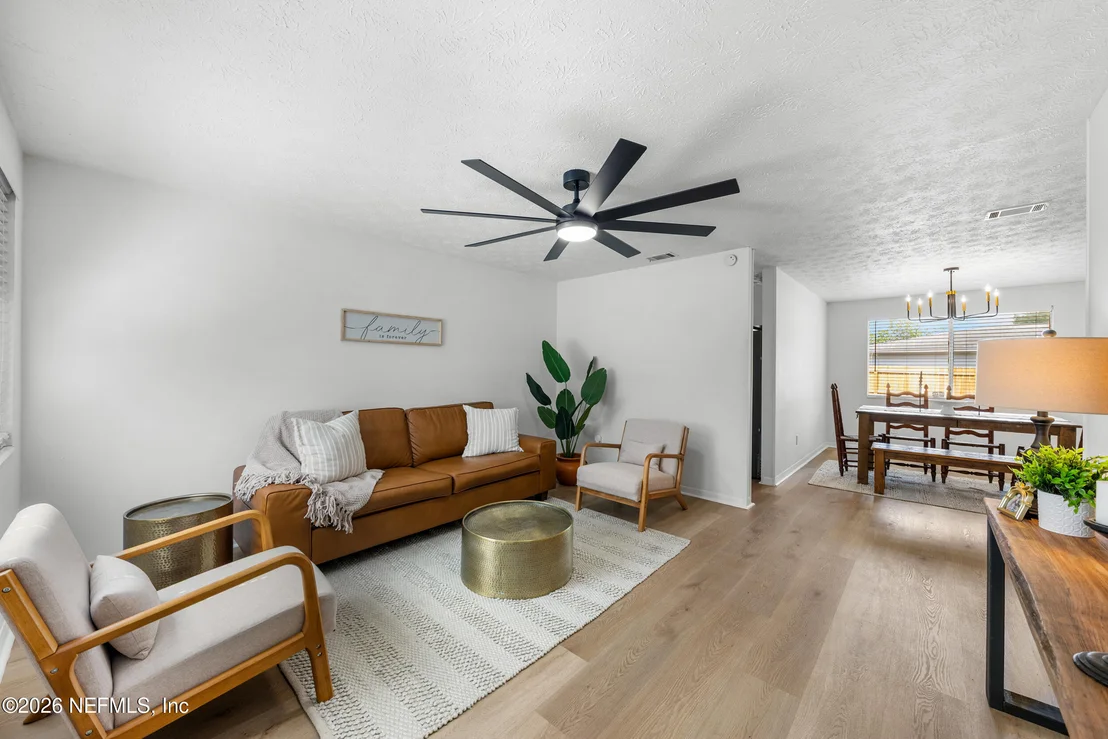 Photo of 1512 MESA Drive