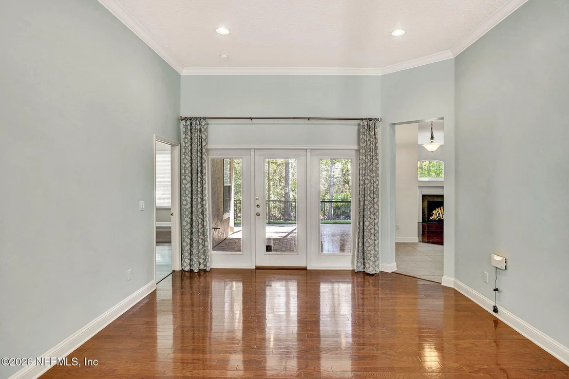 Photo of 1837 FOREST GLEN Way