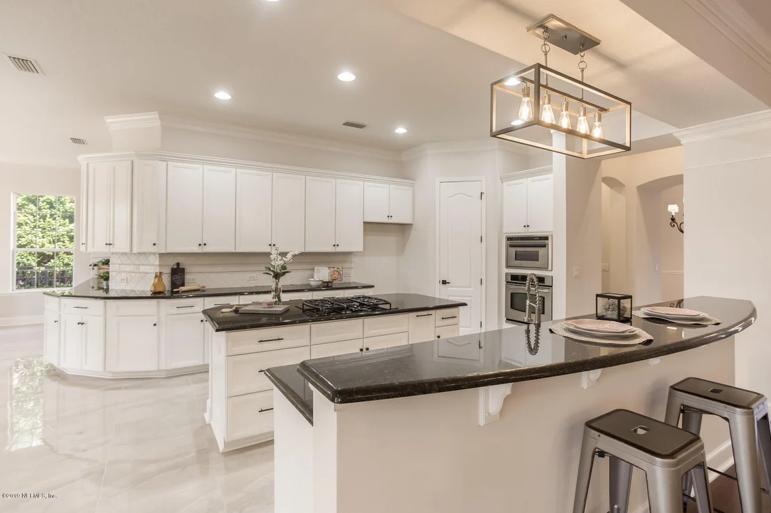 Photo of 147 LA MESA Drive