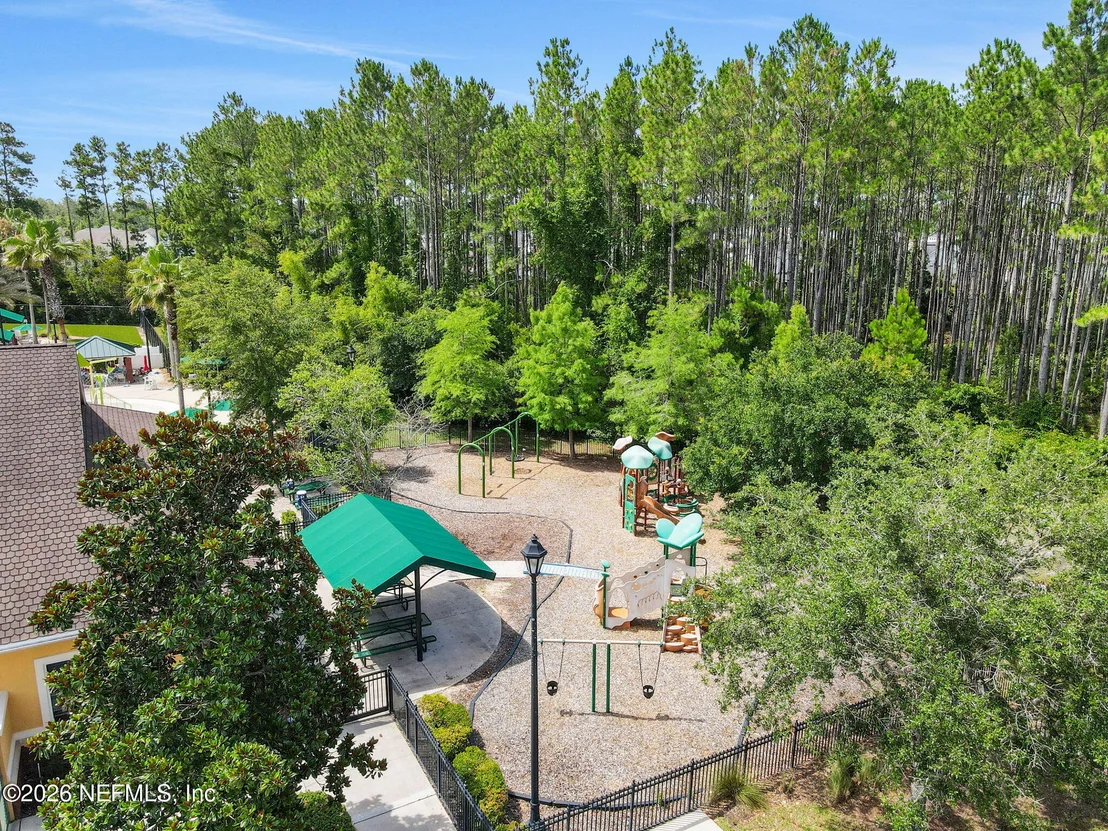 Photo of 556 REDBERRY Lane
