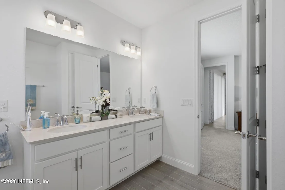 Photo of 2110 RAGLAN Circle