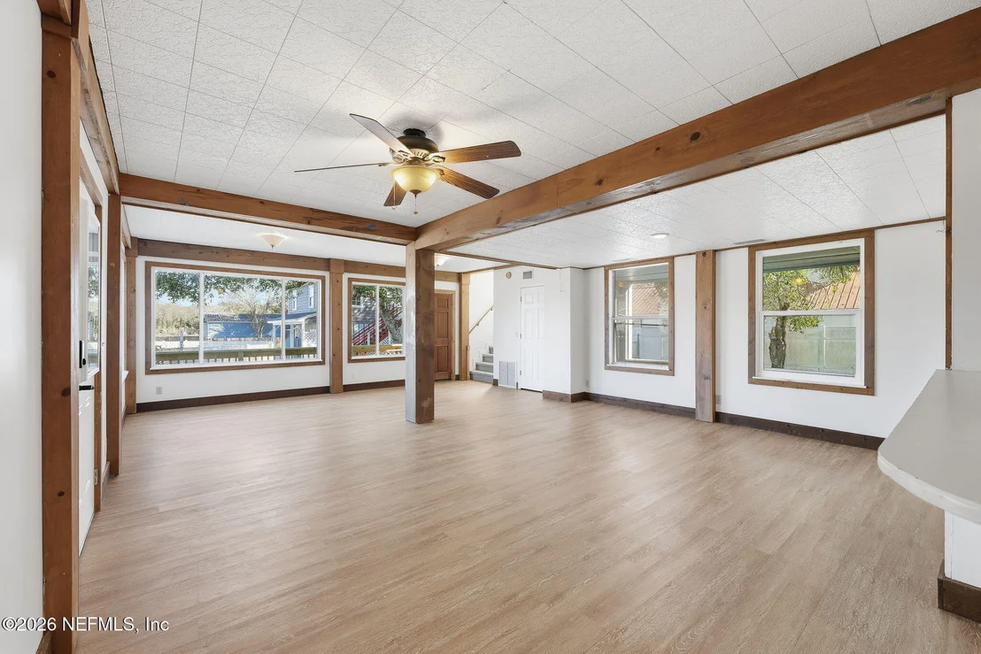 Photo of 1863 LIVE OAK Drive