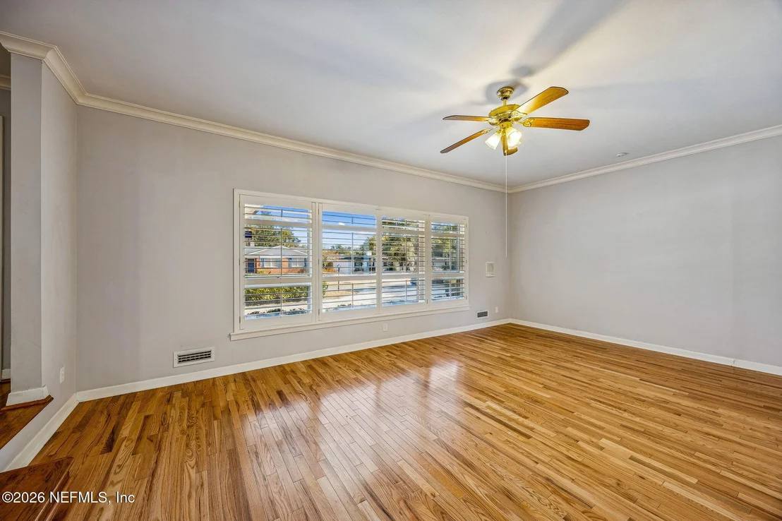 Photo of 4768 QUEEN Lane