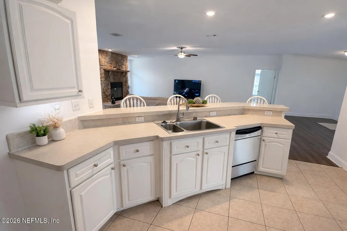 Photo of 2490 VIOLET Way