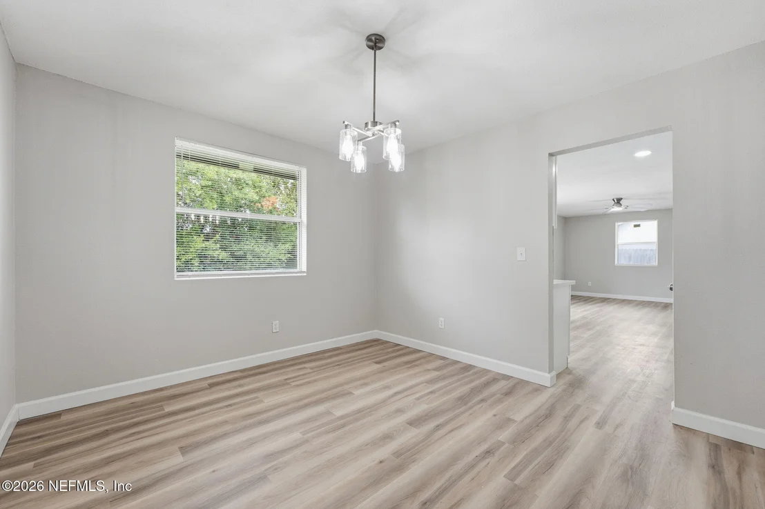 Photo of 6638 CHAMPLAIN Road