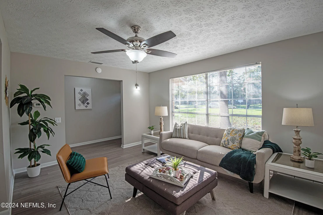Photo of 7995 SARCEE Trail