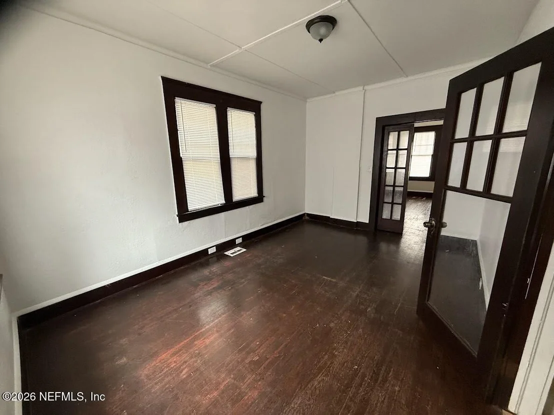 Photo of 2036 MONCRIEF Road
