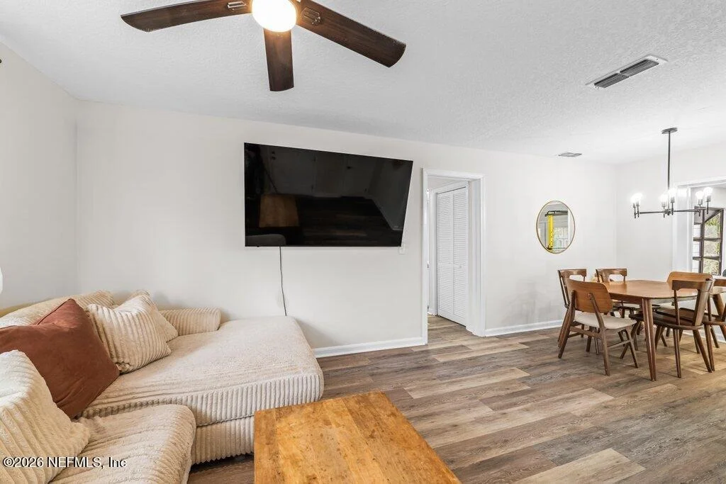 Photo of 1138 HALIFAX Road