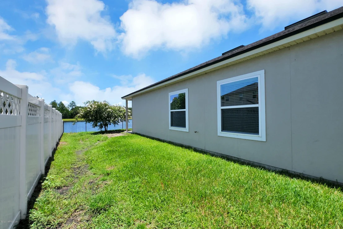Photo of 533 DEERCROFT Lane